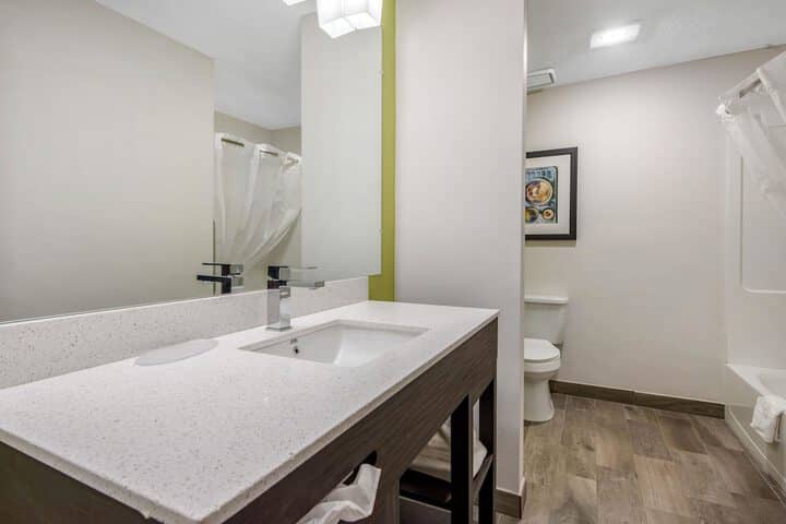 Room 15 of 38