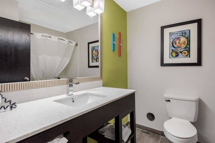 Room 20 of 38