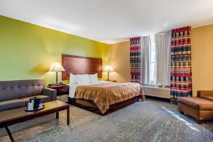 Room 13 of 38