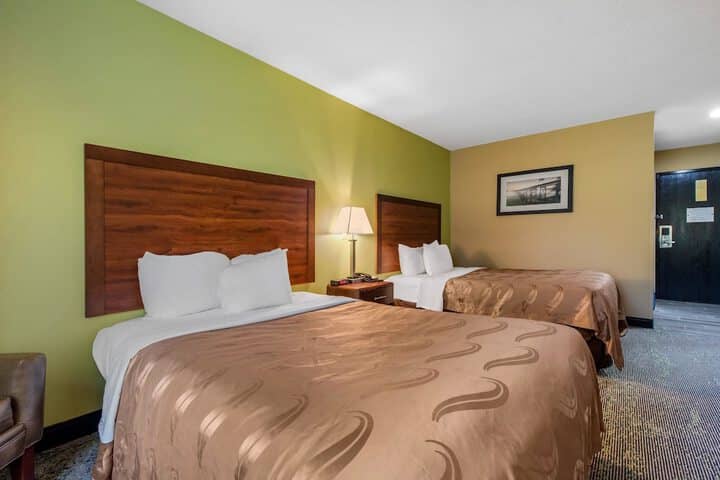 Room 10 of 38