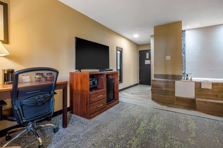 Room 14 of 38